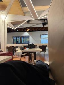 浙江女子辗转四国终于到杭州 历经波折平安归家