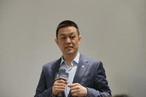 李斌：超快充不可能有换电快，换电更护电池