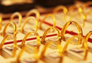 老凤祥黄金以旧换新遭集体投诉 克重缩水引争议