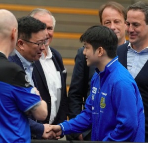 樊振东不愧是中德友谊之桥 樊振东是当之无愧的世界巨星