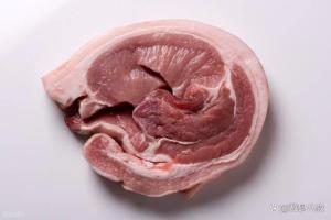 养殖户每头猪要亏500多元 生猪市场陷入深度亏损