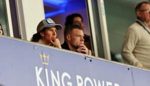 瓦尔迪夫妇观战莱斯特城 球队面临降级危机