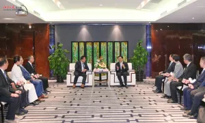 冯飞会见台湾商业总会参访团客人 共话琼台合作新机遇