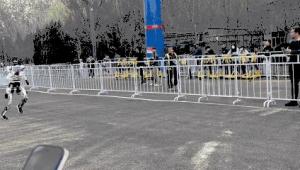 机器人选手马拉松赛场直线超越人类 技术飞跃引关注