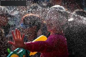 泰国泼水节死亡人数为何居高不下 节日狂欢背后的悲剧
