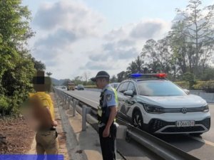 男子欲步行到三亚被交警劝阻 行人误入高速获助安全离场
