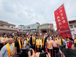 连战之子连胜文、连胜武，回漳祭祖