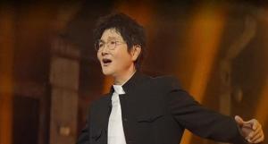 孙楠新亮相 减肥瘦成“锥子脸” 演唱《江山作响》引发热议