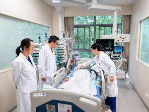上海一男子旅行刚结束就被送进ICU 一碗手擀面引发胰腺危机