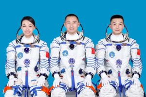 备战月球！2030年登月三人乘组选拔 航天员队伍助力登月