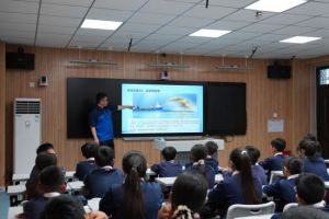工程师把疏浚课堂“搬”进小学 点亮科学梦想