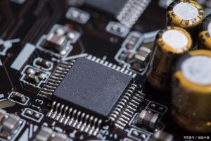 存储、PCB两大龙头，双双跌停 科技基金受挫