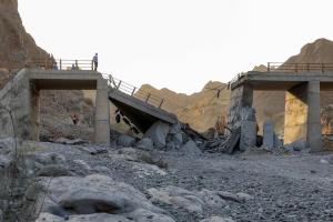 美伊互袭呈现新特征 地区基础设施遭袭引担忧 民用设施成打击目标