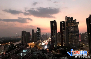 400万二手房一夜涨30万，中介签到半夜！北京楼市新政落地，观望客开始入场 购房时机再现争议