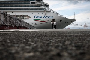 歌诗达赛琳娜号抵达名古屋港