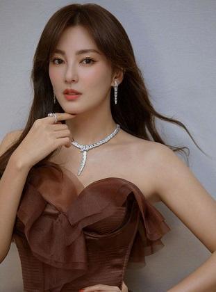 张雨绮终于告别甜美风 重回御姐风范的张雨绮真的好美好辣！