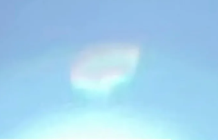 美国上空出现神秘物体：白色球体呈半透明状