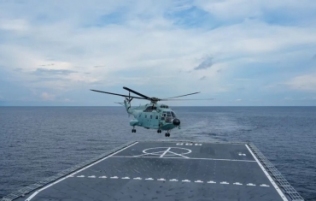 “和平友谊-2025”联演：中马编队联合演练