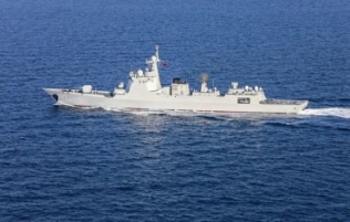 海军第48批护航编队开展反恐反海盗演练