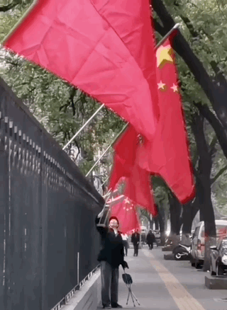 关于爱，最炽热的颜色，一定是中国红！