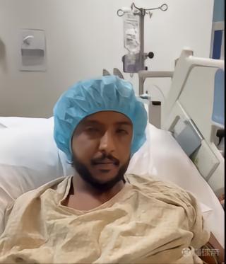 沙特王储用私人飞机送球员治伤 后卫被撞下颚骨折