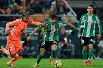 巴萨5-3贝蒂斯迎西甲6连胜 费兰戴帽助胜