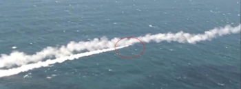 鹰击18A实弹射击曝光，出水即转入掠海飞行