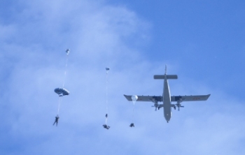 把诗写在蓝天，解锁中国军人的云端浪漫