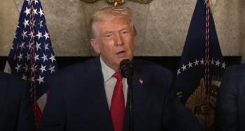 特朗普称爱泼斯坦案会毁掉无辜的人 档案公开引发争议