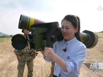 记者体验红箭-12导弹：容易上手 引发广泛关注