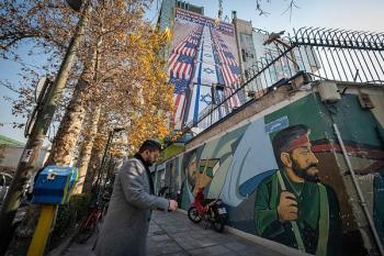 白宫回应是否对伊朗军事打击 外交仍是首选