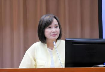 高雄市长选战柯志恩有望赢赖瑞隆吗 民调显示五五开