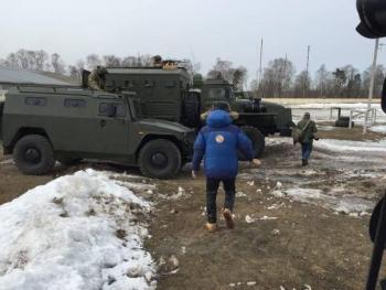 俄中将遭枪击时身中3枪绝地反击 电梯血战惊魂