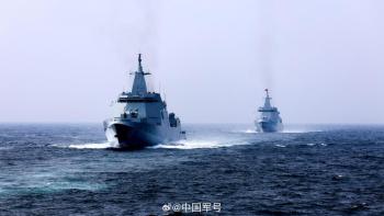 安庆舰、东莞舰双舰同框 实弹射击展雄风