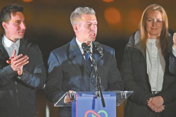 匈牙利总理16年执政生涯将结束 欧尔班承认败选