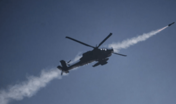 以军直升机险遭真主党无人机击中 边境战火升级