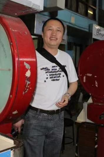 郁亮35年万科生涯落幕 地产巨擘转身离去