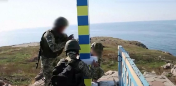 乌军重登蛇岛并安装新的界桩 录视频挑衅俄军：下一个在克里米亚