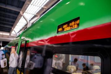 乘着火车去老挝——首趟中老铁路国际旅客列车见闻