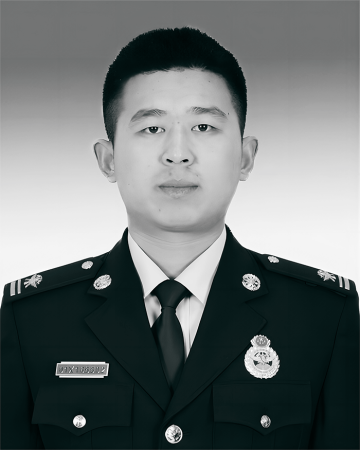 北京消防员冯振在强降雨抢险救灾中壮烈牺牲
