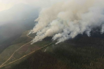 野火难控 加拿大不列颠哥伦比亚省启动紧急状态
