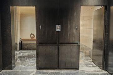 公厕标识抽象化 让人哭笑不得的“谜题”