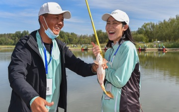 北京国际钓鱼友谊赛延庆挥竿，30国选手比拼钓技