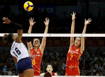 中国女排遭遇三连败 无缘直通巴黎奥运会