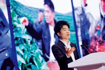 董宇辉：别再送钱了