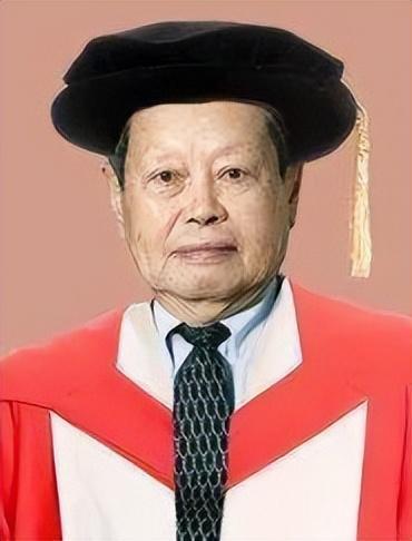 101岁杨振宁罕见露面:很高兴得到港大名誉博士帽_新闻频道_中华网