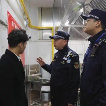 “猛火炒飯”憑啥“火”?