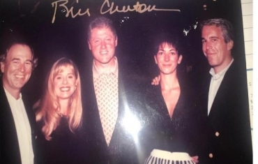 克林顿夫妇同意就爱泼斯坦案作证