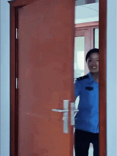 武漢公安真搖來任賢齊宣傳反詐了