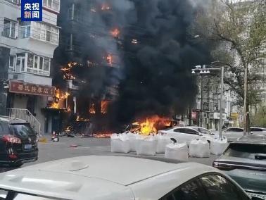 哈尔滨住户楼失火疑是电路燃爆导致